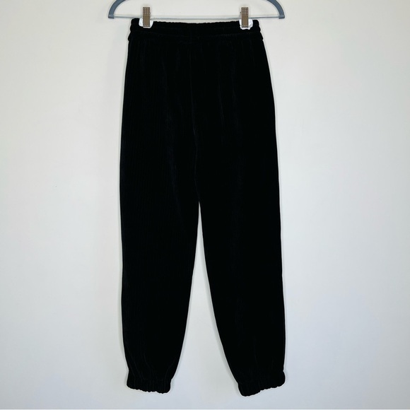 MM6 Margiela Cropped Sweatpants in Black - Picture 10 of 14